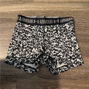 Women’s Under Armour Black and White Camo spandex workout shorts